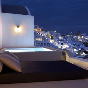 Infinity Pool Suite Caldera View